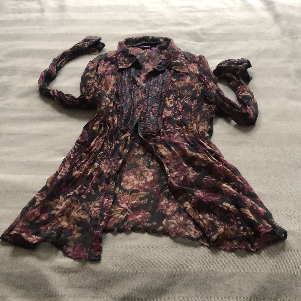 NWOT, MEXX, sheer, floral, light, button down women  shirt, 100% cotton blouse